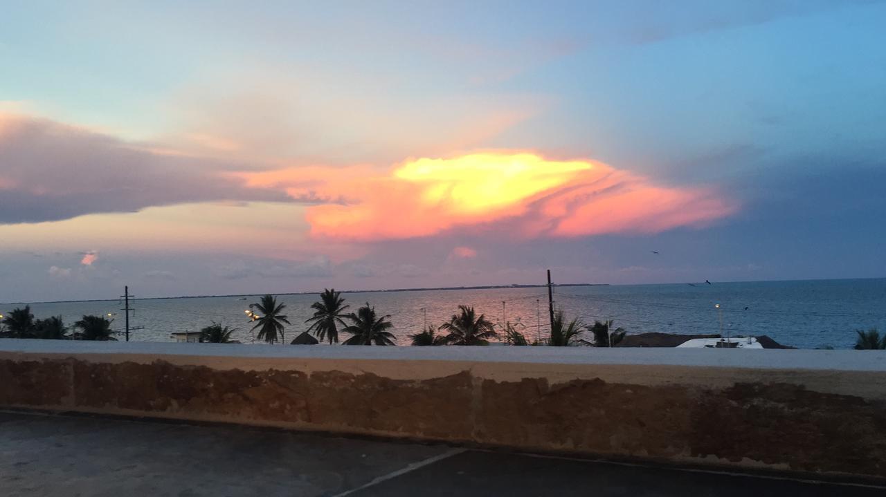 The Mermaid Hostel Beach (Adults Only) Cancun Bagian luar foto