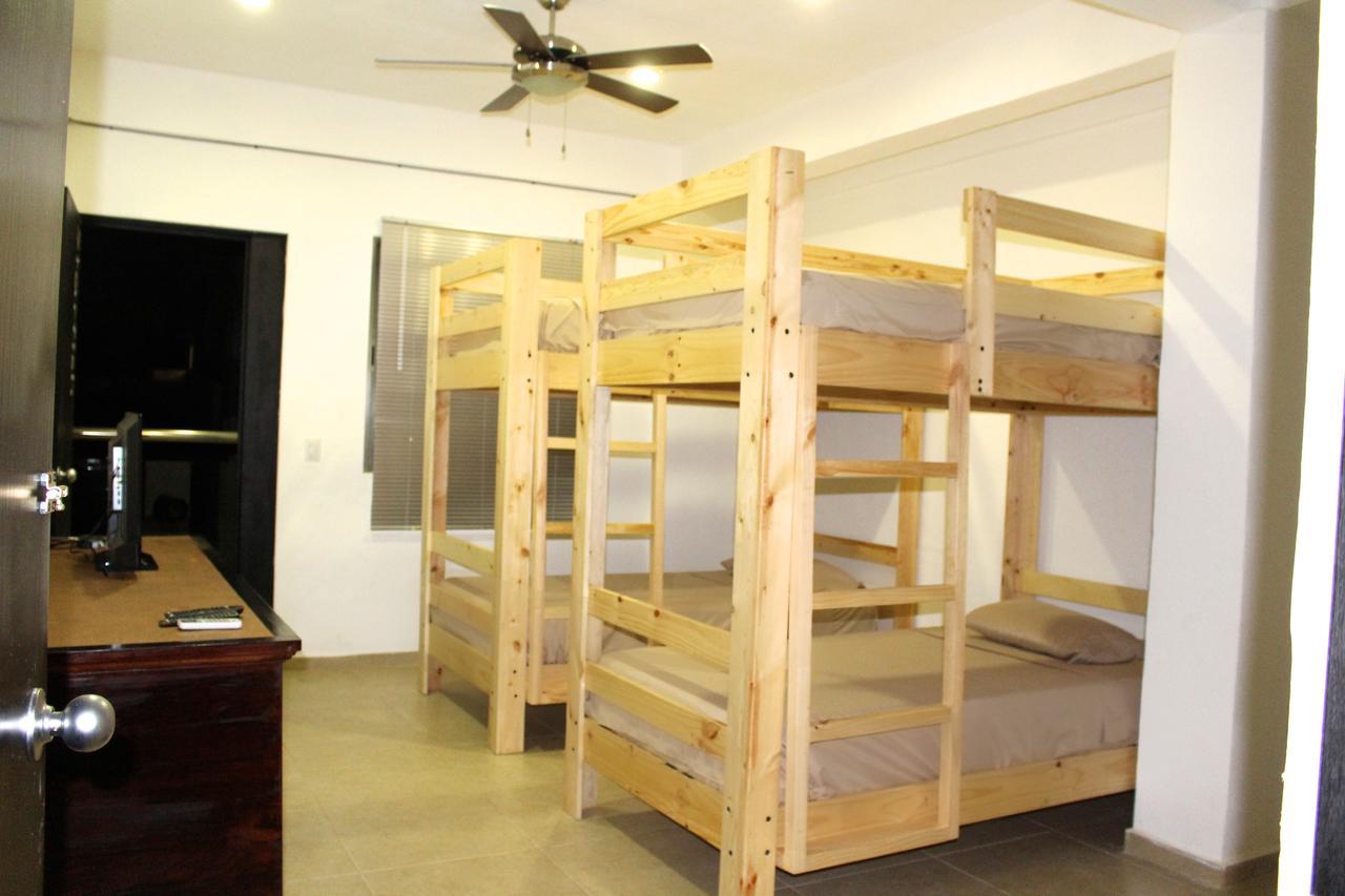 The Mermaid Hostel Beach (Adults Only) Cancun Bagian luar foto